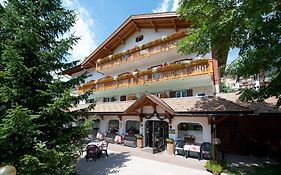 Hotel Cristallo Vigo di Fassa